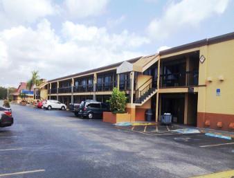 Travelodge By Wyndham Fort Myers North North Fort Myers Exterior photo